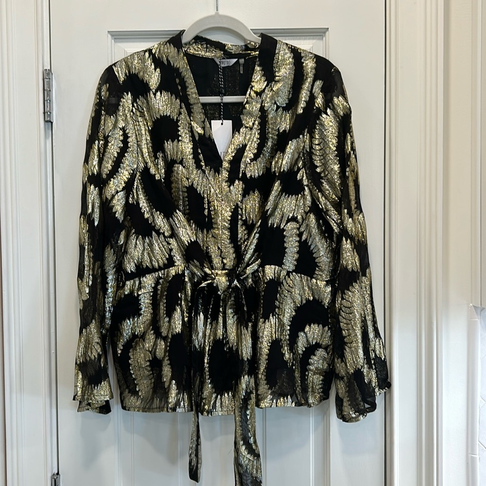 Kaktus NWT Black and Shiny Gold Special Occasion Blouse sz.XL NWT